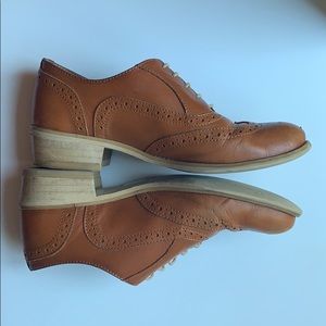 Aldo Women’s shoe wingtip